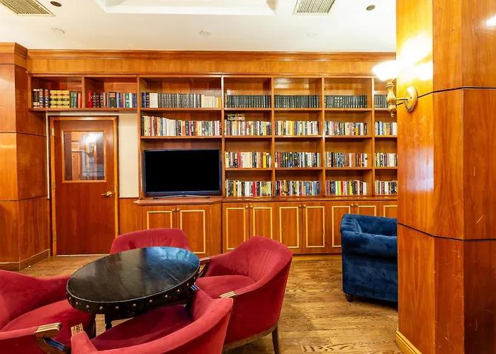 Hotel St. James